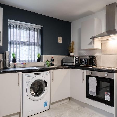 Immaculate 4 Bed In Liverpool By Hinkley Homes Short Lets & Serviced Accommodation Kültér fotó