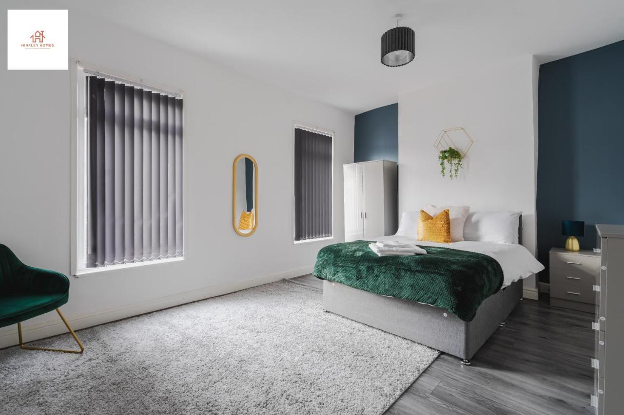 Immaculate 4 Bed In Liverpool By Hinkley Homes Short Lets & Serviced Accommodation Kültér fotó